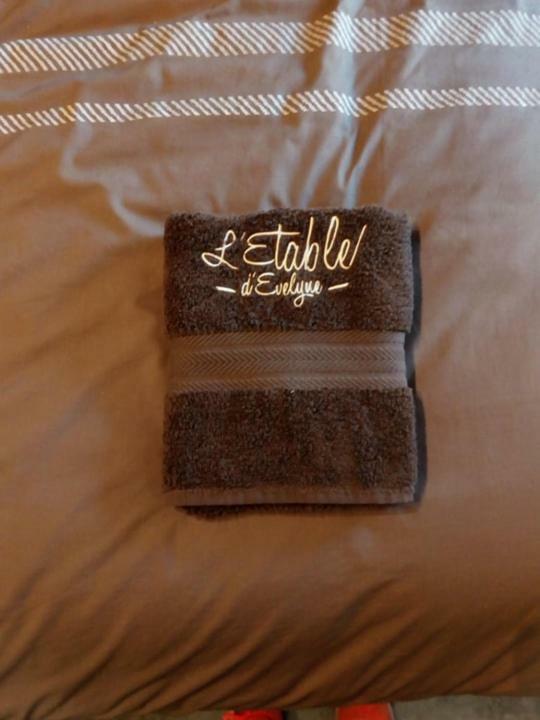 L'Etable D'Evelyne Hotel Бастон Екстериор снимка